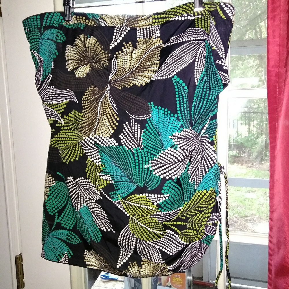Strapless swimming top